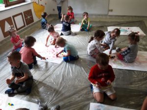 kolorowy lód 2 - Zajęcia sensoryczne w przedszkolu: Wieliczka - Tomaszkowice