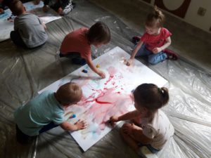 kolorowy lód 2 6 - Zajęcia sensoryczne w przedszkolu: Wieliczka - Tomaszkowice